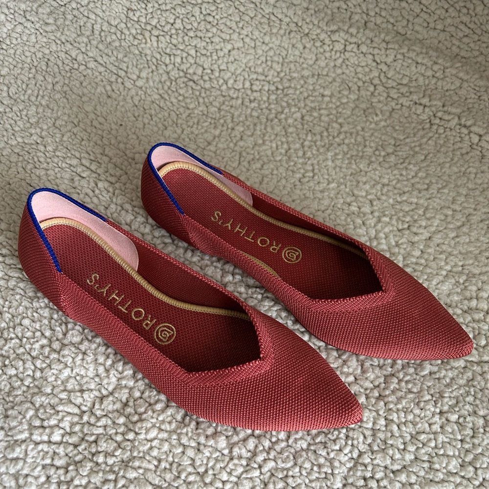 FLASH SALE! Rothy’s The Point - Coral
